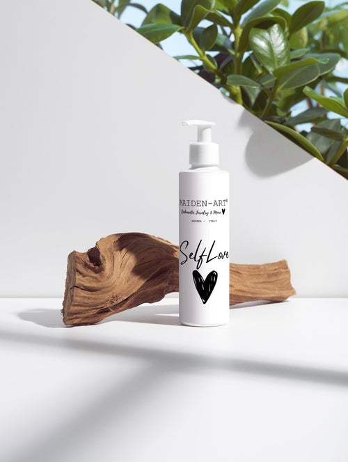 LumiMelt – Radiant Cleansing Milk