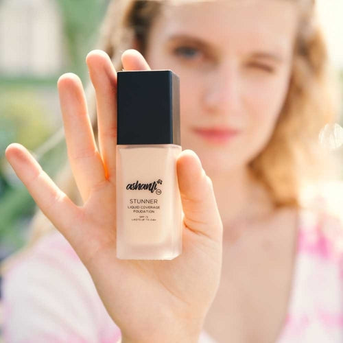 LumiCare – Stunner Liquid Coverage Foundation